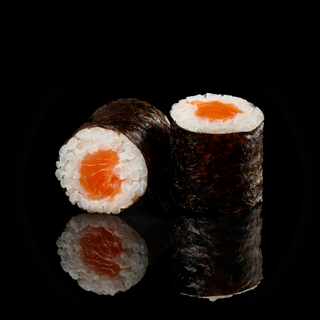 Макі з лососем (110г)