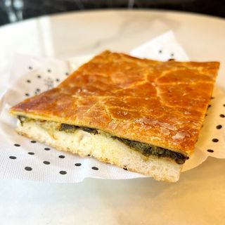 FOCACCIA FARCITA CON SCAROLE