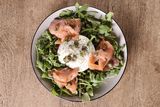 ENSALADA  DI BURRATA E SALMONE AFFUMICATO