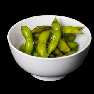 Edamame con aceite de trufa