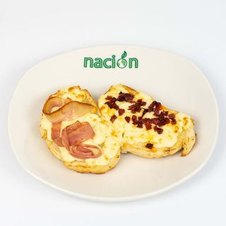 Pan de Ajo con Mozzarella e ingredientes a elegir (2 Uds.)