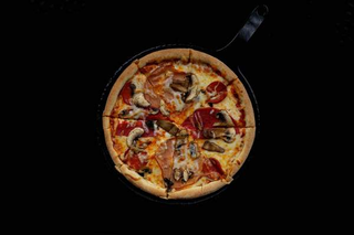  PIZZA CHARCUTERIE 