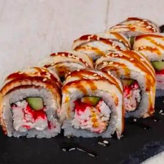 Anguila roll de surimi 