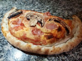 ● Pizza Calzone Farcito