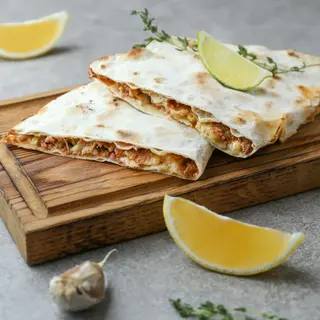 Լահմաջո պանրով