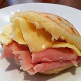 Arepa Jamón Y Queso