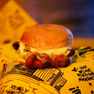 Пилешки бургер (280г)