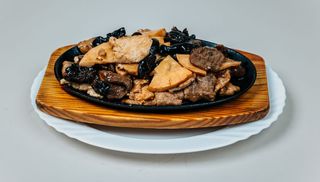 763. Три вида месо с бамбук и гъби