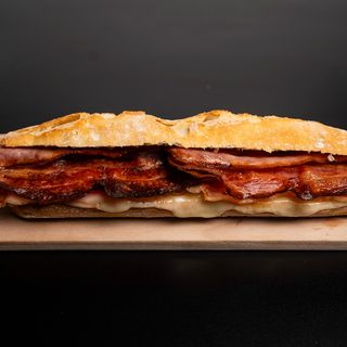 Bocadillo de Bacon con Queso