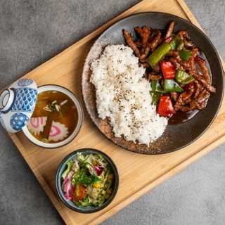 49.Kombo ternera al wok