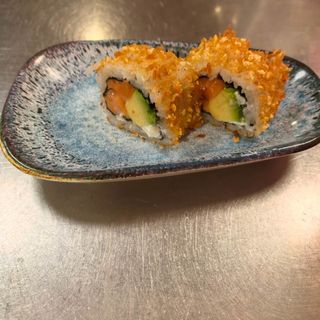 84. City salmón roll crispy
