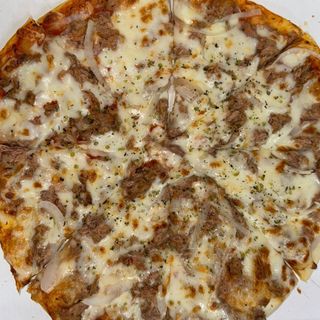8. Pizza Tonno (28 Cm.)