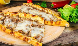 PITA WITH CHEDDAR MINCED BEEF