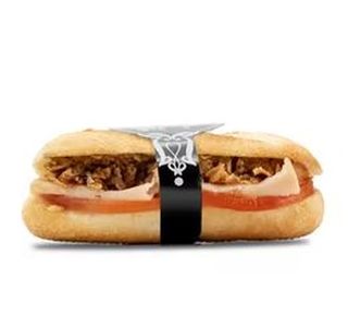 39. Lombo ao alho, batata palha e molho alioli