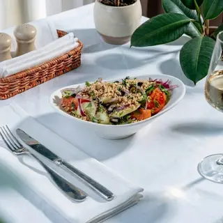 ქართული სალათი ნიგვზით/Georgian salad with wallnuts