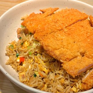 Donburi pollo crujientes con arroz