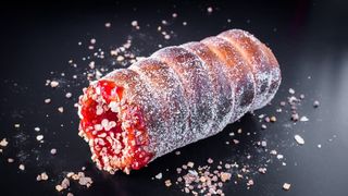 Kurtos cu Mousse de zmeura si Lion