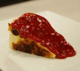 Баскський чізкейк з полуничним соусом
