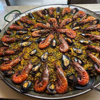 Ración de paella mixta (se sirve en taper 500ml)