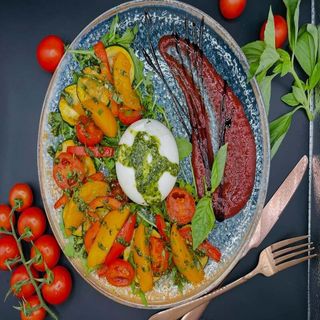 1. SAŁATKA BURRATA CON VERDURE