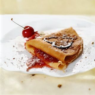 Palačinke sa džemom od šumskog voća