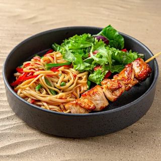 Bento pranz udon and chicken yakitori