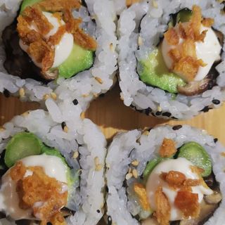 Uramaki Crispy Wood Roll