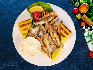 Hamsie cu mamaliga si mujdei