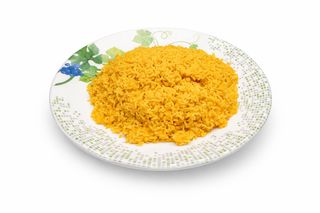 Zapačena riža s piletinom i žuti curry prah