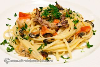 Spaghetti cu fructe de mare