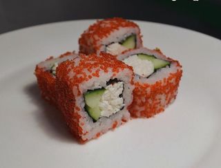 Калифорния с икрой (272 гр.)