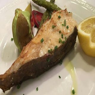 Rodaballo Con Perlas De Cebollitas Caramelizadas