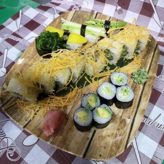 M10. Maki Sushi Vegetariano (18 Pzs.)