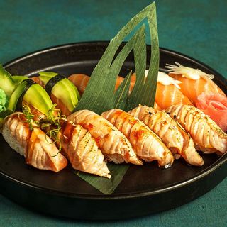 Nobori Salmon Nigiri Plate