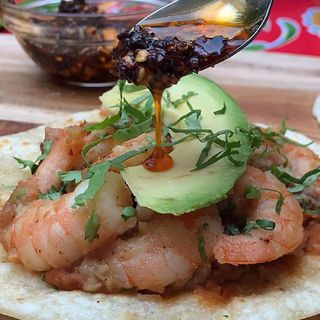 Tacos de Camarón al mojo de ajo (3und.)