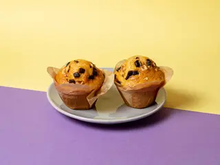Dos Chocolate & Hazelnut Muffin