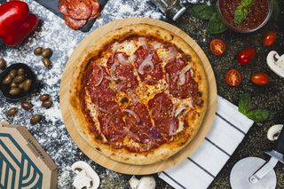 Pizza Esposiva Piccante Grande