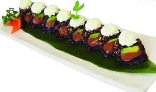 143  Uramaki black sake