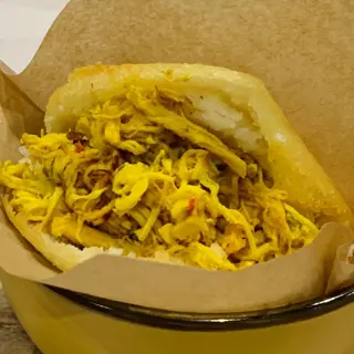 AREPA DE POLLO