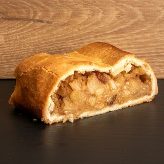 Fetta di Strudel di mele in pasta frolla