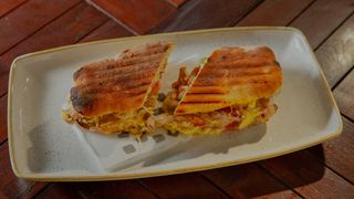 Sendvič sa grilovanom ćuretinom