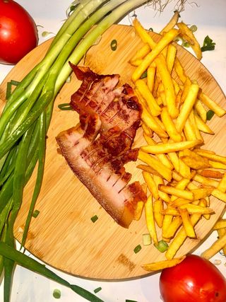 Slănînuță cu cartofi prăjiți