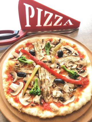 პიცა ვეგეტარიანა საშუალო 6 ნაჭერი