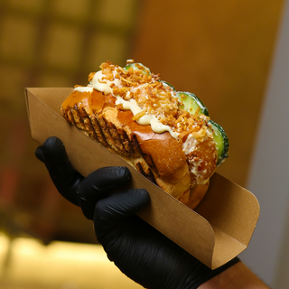 Хот-Дог з креветкою у Бріоші