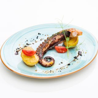 Грилован октопод (220 г.)