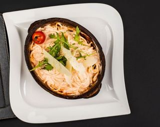 Špagete sa sirevima u mediteran sosu