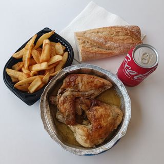 PROMO 5 - 1/2 pollo + patatas + bebida + pan