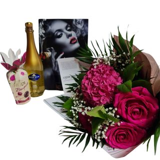 Pachet aniversar cu trandafiri, sampanie, tablou si ciocolata