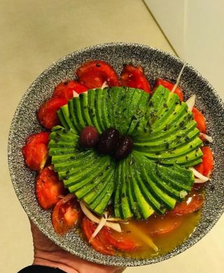 Ensalada Tomate Con Aguacate