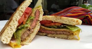 Prego Especial no Bolo do Caco